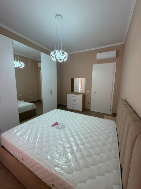 Tirane, jepet me qera apartament 1+1+Aneks+Ballkon , 78 m² 850 € (kompleksi deliorgji)