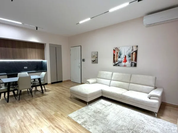 Tirane, jepet me qera apartament 1+1+Ballkon , 90 m² 950 € 