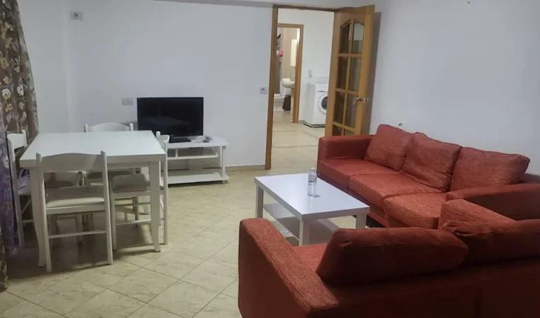 Tirane, jepet me qera apartament 2+1 Kati 4, 90 m² 600 € 