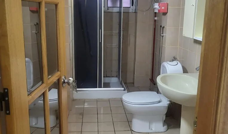 Tirane, jepet me qera apartament 2+1 Kati 4, 90 m² 600 € 