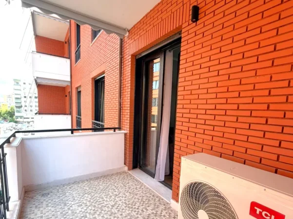 Tirane, jepet me qera apartament 1+1+Ballkon , 78 m² 850 € 