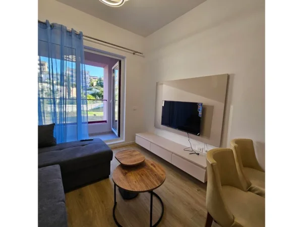 Tirane, jepet me qera apartament 1+1+Ballkon Kati 4, 55 m² 550 € (Pasho Hysa)