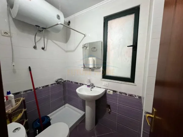 Tirane, jepet me qera zyre Kati 2, 100 m² 1.500 € (Garda)