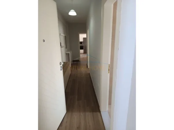 Tirane, jepet me qera apartament 2+1 Kati 4, 90 m² 400 € (FRESK , Rruga Teleferikut)