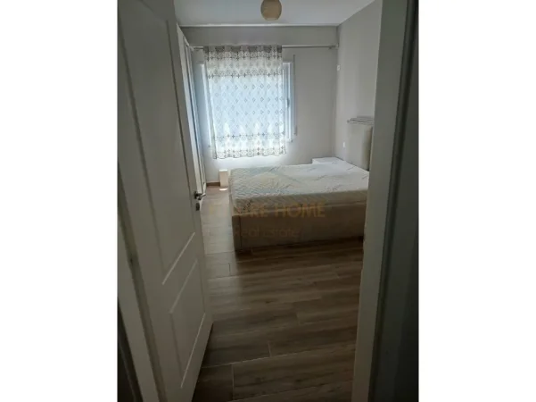 Tirane, jepet me qera apartament 2+1 Kati 4, 90 m² 400 € (FRESK , Rruga Teleferikut)