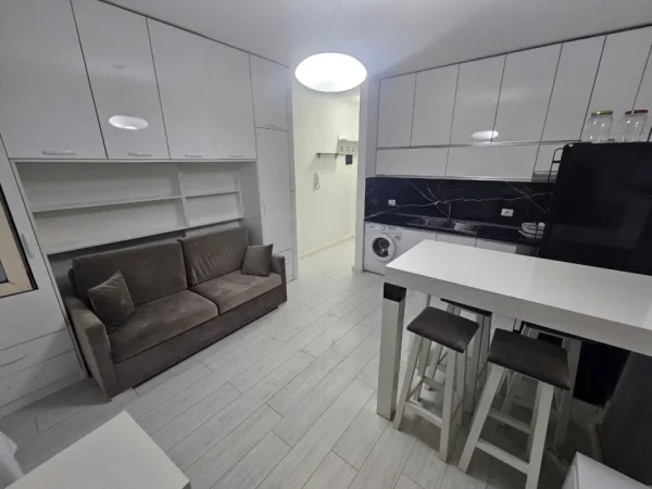 Tirane, jepet me qera apartament 1+1 Kati 2, 35 m² 350 € (Kodra e Diellit)