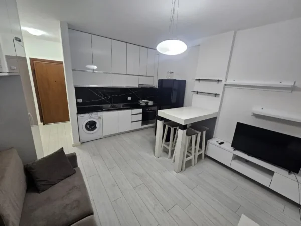 Tirane, jepet me qera apartament 1+1 Kati 2, 35 m² 350 € (Kodra e Diellit)