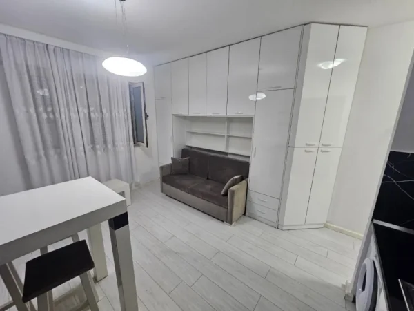 Tirane, jepet me qera apartament 1+1 Kati 2, 35 m² 350 € (Kodra e Diellit)
