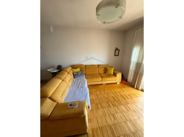 Tirane, shitet apartament 2+1 Kati 7, 89 m² 157.000 € (Unaza e Re)