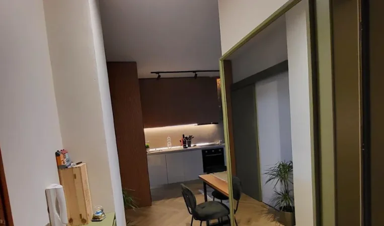 Tirane, shitet apartament 1+1+Ballkon Kati 9, 59 m² 150.000 € (Ish Tregu Elektrik)