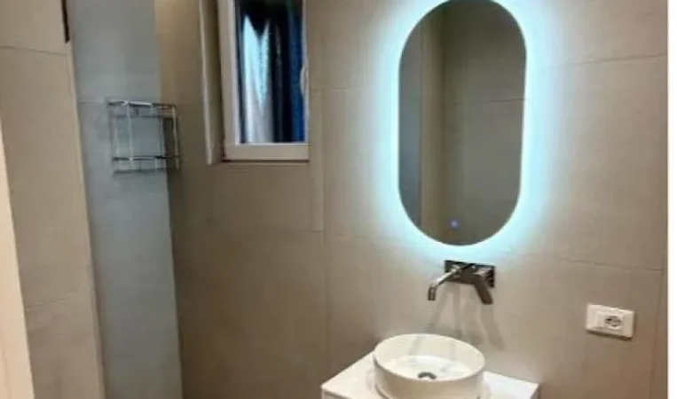 Tirane, jepet me qera ambjent biznesi Kati 2, 58 m² 1000 € (Robert zhvarts)