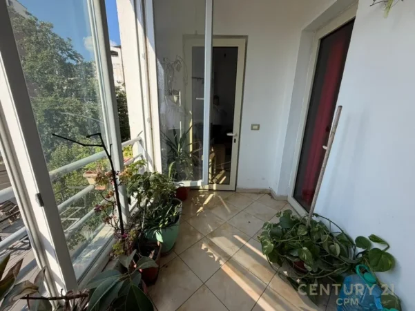 Tirane, shitet apartament 1+1 Kati 3, 65 m² 105.000 € (Fresk)