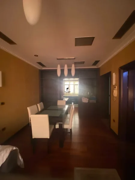 Tirane, jepet me qera apartament 1+1 Kati 4, 70 m² 600 € (BLLOK)