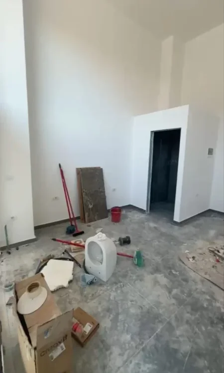 Tirane, jepet me qera ambjent biznesi Kati 0, 34 m² 500 € (Rruga 5 Maji)