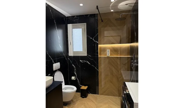 Tirane, jepet me qera apartament 1+1+Ballkon Kati 1, 60 m² 750 € 