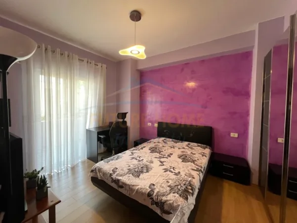 Tirane, jepet me qera apartament 2+1+2 Kati 3, 109 m² 650 € (ZOGU I ZI , Prane Logos)