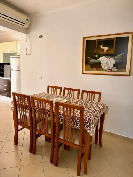 Tirane, shitet apartament 2+1 Kati 2, 82 m² 170.000 € (Fresku)