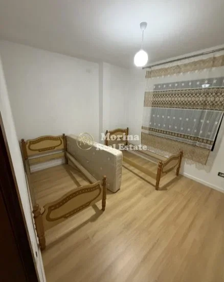 Tirane, jepet me qera apartament 2+1 Kati 3, 135 m² 300 € (Babrru)