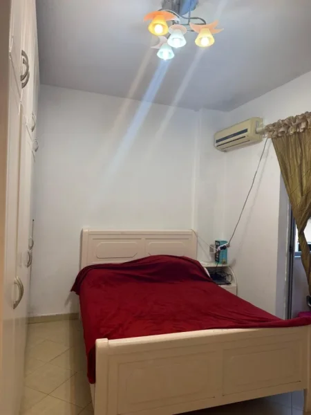 Tirane, jepet me qera apartament 1+1 Kati 2, 50 m² 300 € (Fresku)