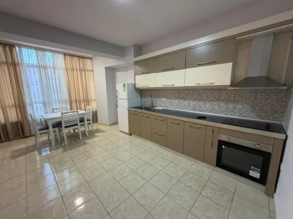 Tirane, jepet me qera apartament 2+1+Ballkon Kati 7, 95 m² 499 € (Apartament 2+1 Per Qera Astir I Mobiluar)