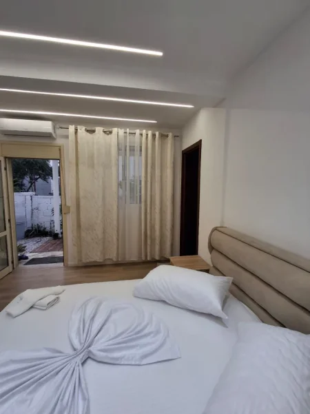 Vlore, jepet me qera vetem 1 dhome 1+1 Kati 2, 35 m² 35 € (Andrea Varfi)