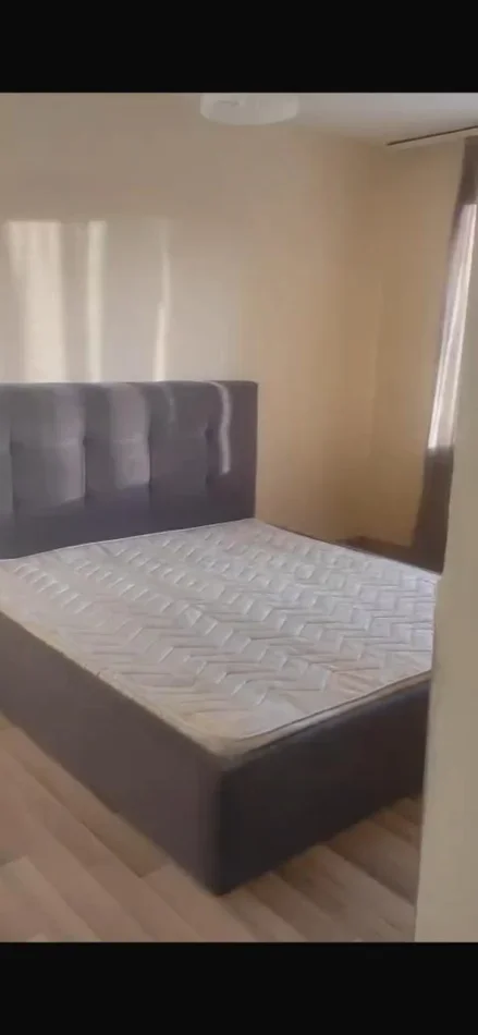 Tirane, jepet me qera apartament 1+1 Kati 3, 70 m² 350 € (Xhamlliku)