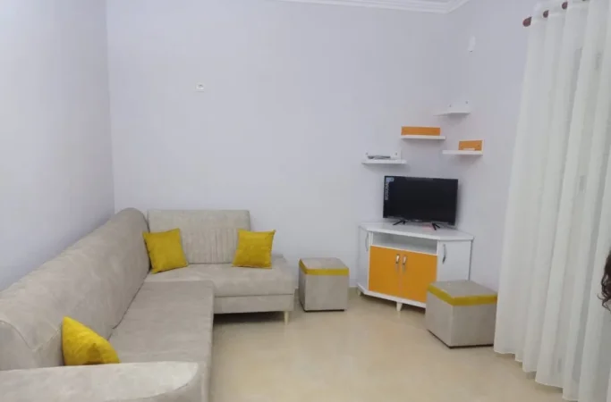 Tirane, jepet me qera apartament 2+1 Kati 2, 80 m² 520 € (Universiteti Europian)