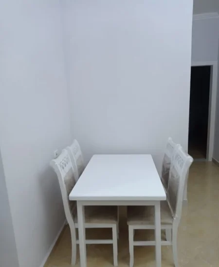 Tirane, jepet me qera apartament 2+1 Kati 2, 80 m² 520 € (Universiteti Europian)
