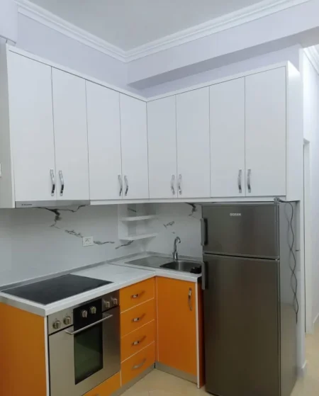 Tirane, jepet me qera apartament 2+1 Kati 2, 80 m² 520 € (Universiteti Europian)
