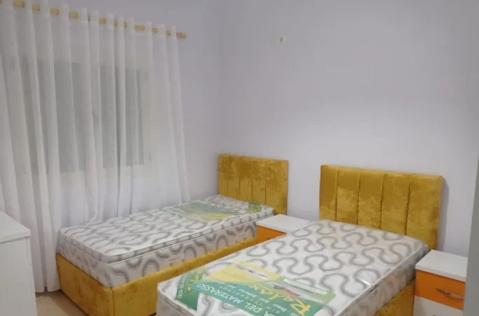 Tirane, jepet me qera apartament 2+1 Kati 2, 80 m² 520 € (Universiteti Europian)