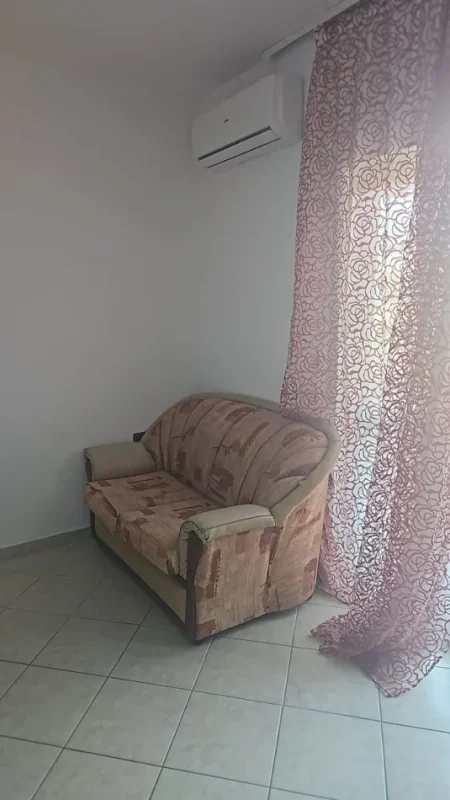 Tirane, jepet me qera apartament 2+1 Kati 2, 90 m² 390 € (Laprakë)