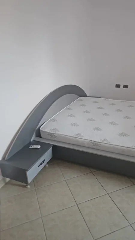Tirane, jepet me qera apartament 2+1 Kati 2, 90 m² 390 € (Laprakë)