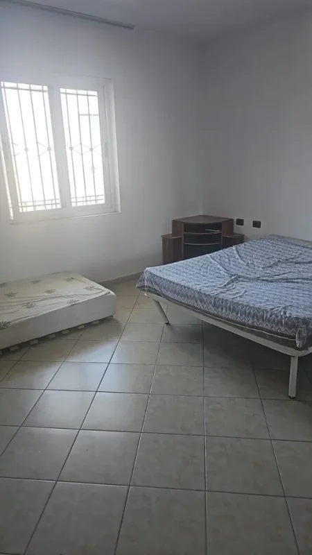 Tirane, jepet me qera apartament 2+1 Kati 2, 90 m² 390 € (Laprakë)