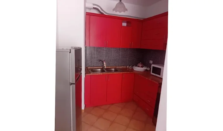 Tirane, jepet me qera apartament 1+1 , 75 m² 580 € 