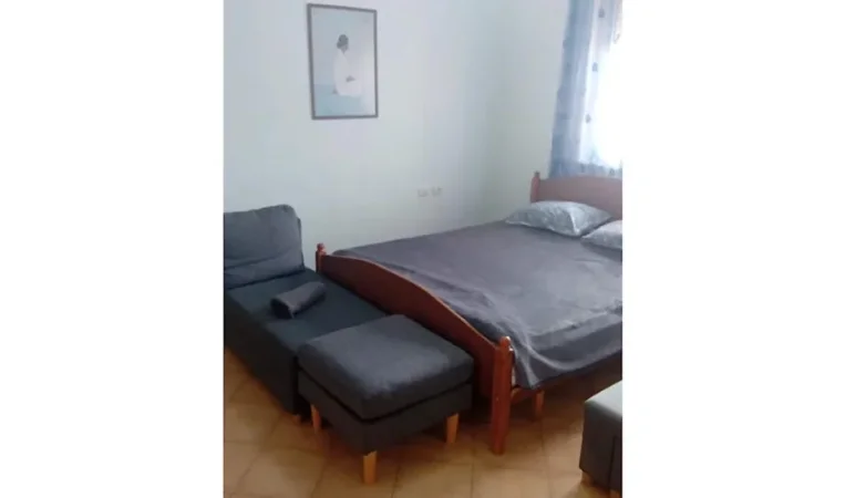 Tirane, jepet me qera apartament 1+1 , 75 m² 580 € 