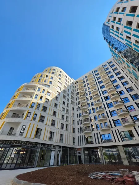 Shitet Ap: ✨️ 3+1+2🚾 1 Ballkon📍(Zogu Zi - Trius Residence) Sip. 125.2 m²) 🔥 Kati 7, Çmimi: 313K ✅️ Ultra Pamje