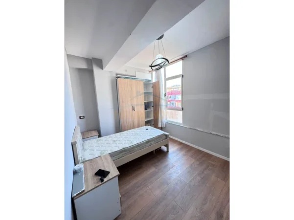 Shitet, Apartament 2+1, Unaza e Re, Tiranë 0696069906