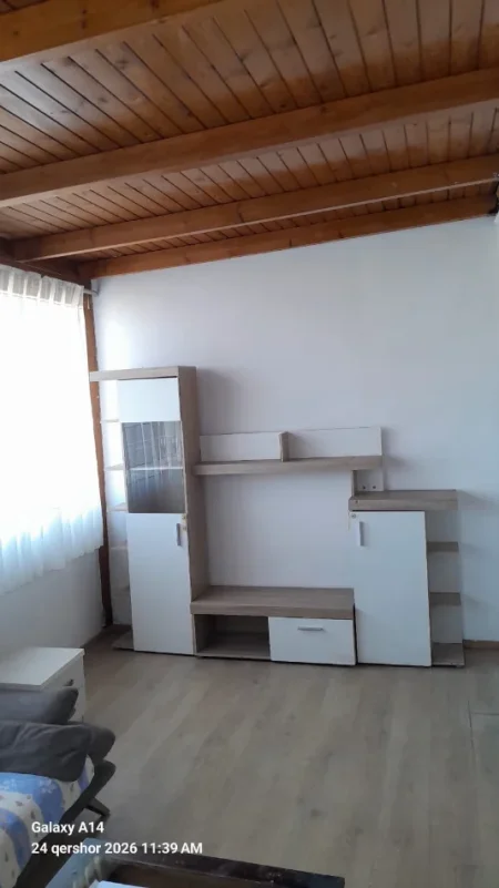 Tirane, jepet me qera apartament 2+1 Kati 7, 100 m² 480 € (Intesa San Paolo ne Laprak)