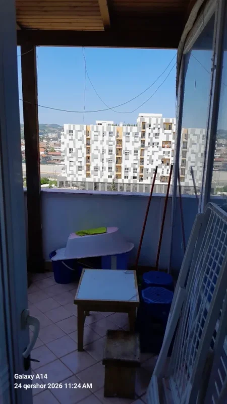 Tirane, jepet me qera apartament 2+1 Kati 7, 100 m² 480 € (Intesa San Paolo ne Laprak)