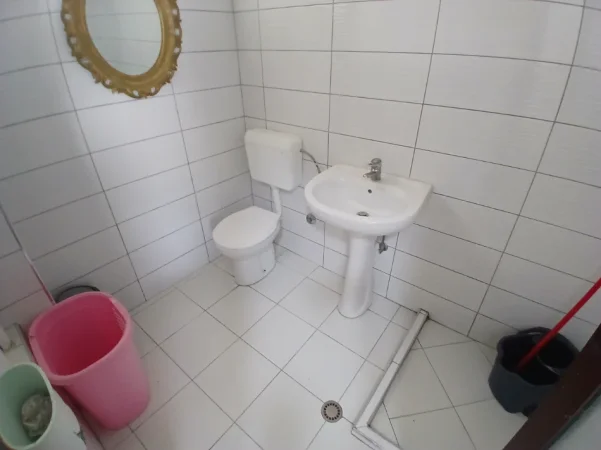 Tirane, jepet me qera apartament 1+1 Kati 1, 30 m² 380 € (Rruga e durresit)
