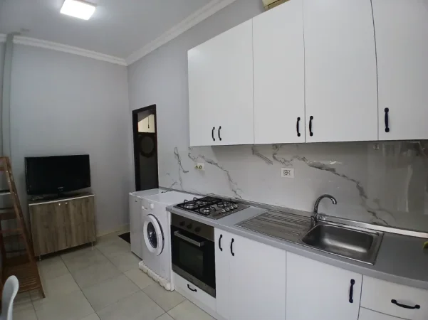 Tirane, jepet me qera apartament 1+1 Kati 1, 30 m² 380 € (Rruga e durresit)