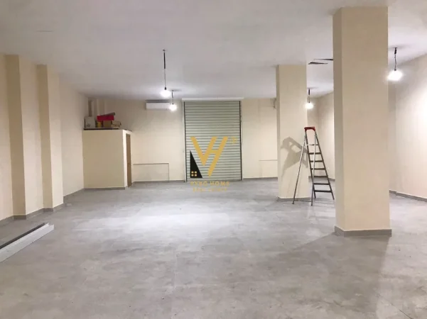 Tirane, jepet me qera ambjent biznesi Kati 0, 157 m² 1.000 € (FRESK)