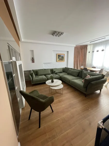 Tirane, jepet me qera apartament 2+1 Kati 7, 100 m² 800 € (RRUGA E KAVAJES)