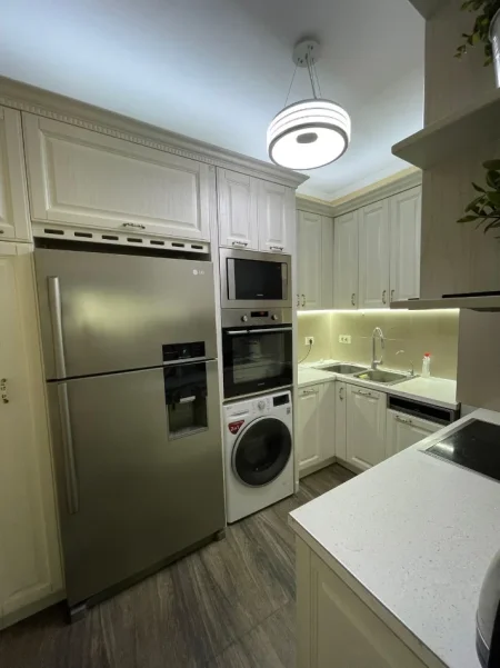 Tirane, jepet me qera apartament 2+1 Kati 7, 100 m² 800 € (RRUGA E KAVAJES)