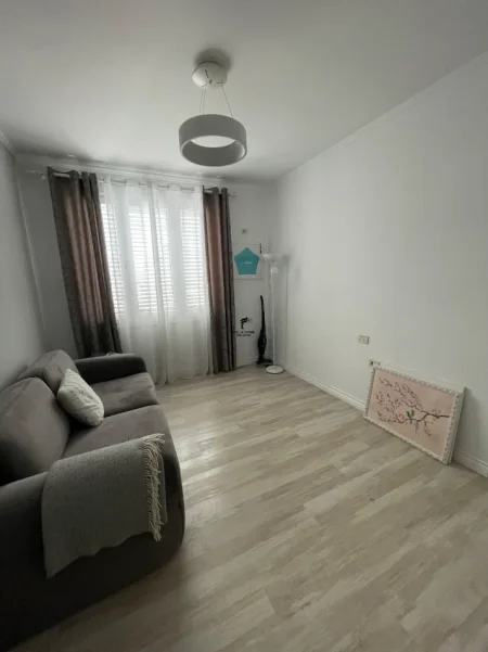 Tirane, jepet me qera apartament 2+1 Kati 7, 100 m² 800 € (RRUGA E KAVAJES)