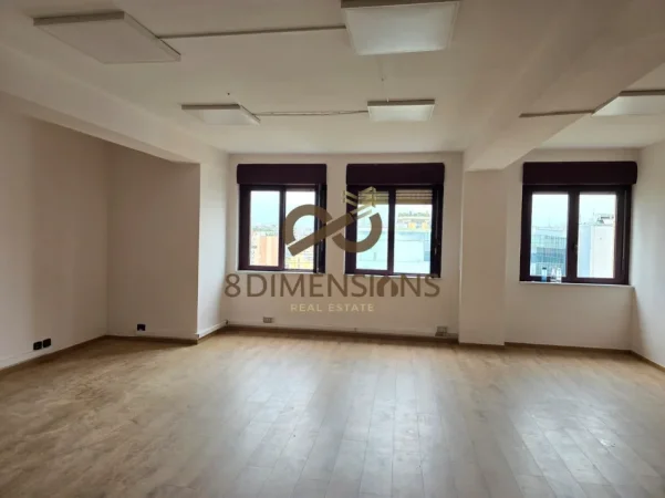 Tirane, jepet me qera zyre Kati 10, 130 m² 1.800 € (qender)