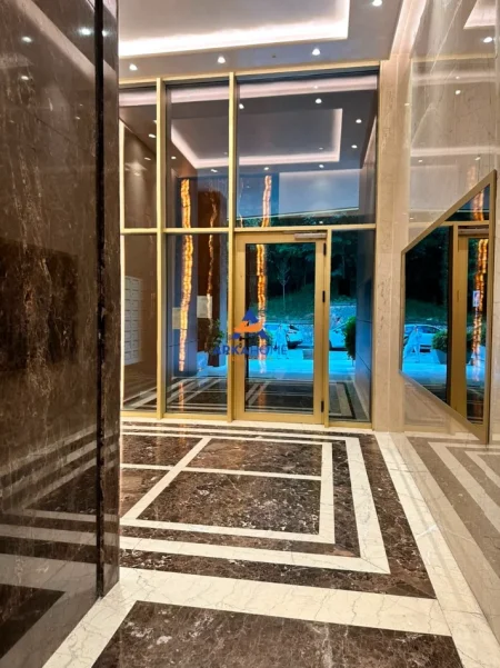 Tirane, jepet me qera ambjent biznesi Kati -2, 200 € (STADIUMI AIR ALBANIA)