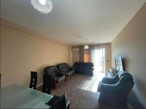 Tirane, jepet me qera apartament 2+1 Kati 10, 100 m² 500 € (Astir)