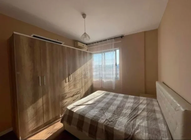 Tirane, jepet me qera apartament 2+1 Kati 10, 100 m² 500 € (Astir)