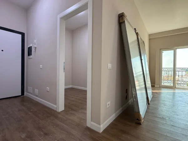 Tirane, shitet apartament 1+1 , 76 m² 137.000 € (Sauk)
